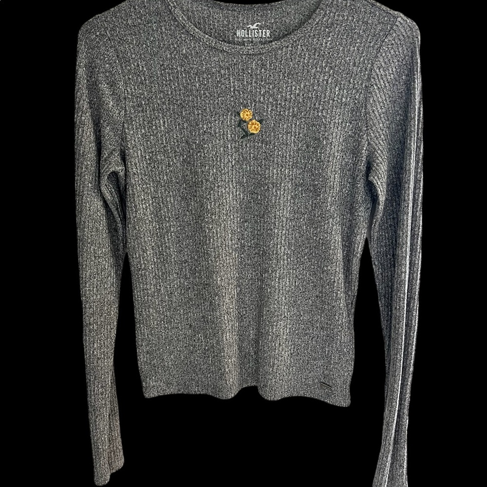 Hollister women’s sweater